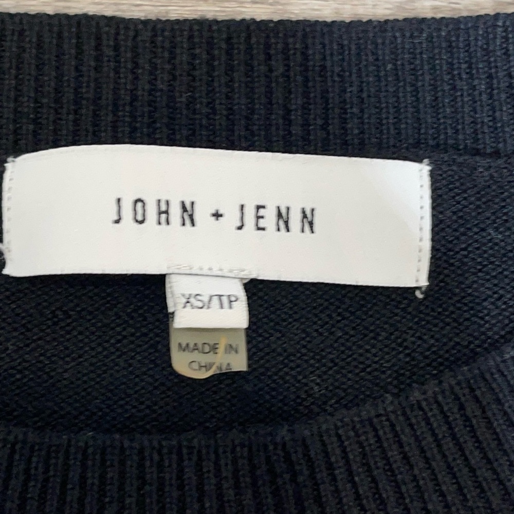 John + Jenn Black Tiered Sleeve Blouse - Picture 8 of 8
